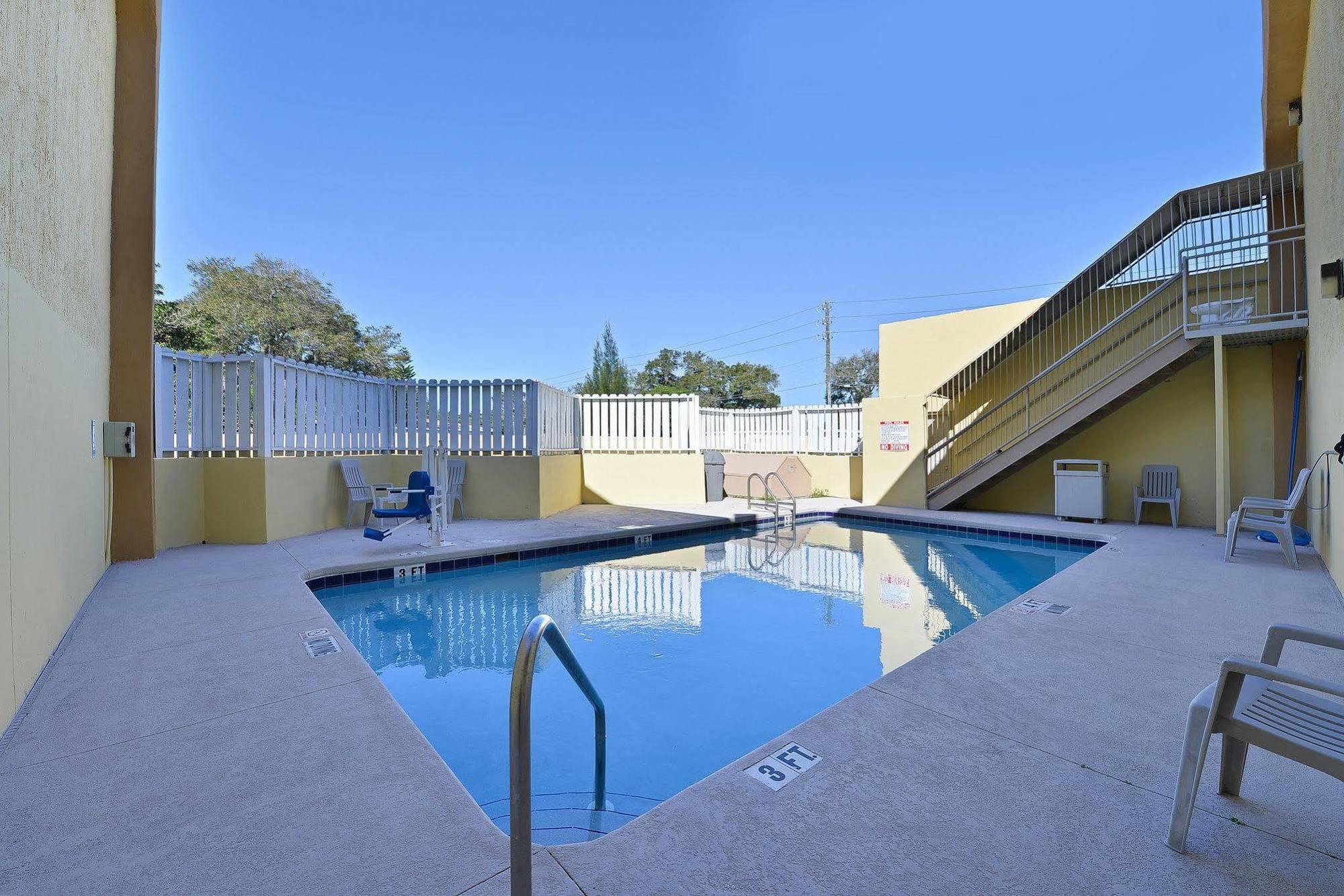 Travel Inn Winter Haven Ngoại thất bức ảnh